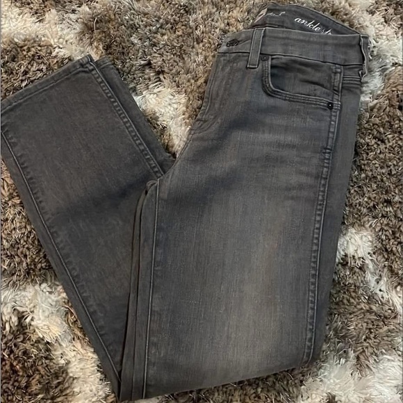 Bundle of pants and denim - Picture 7 of 10